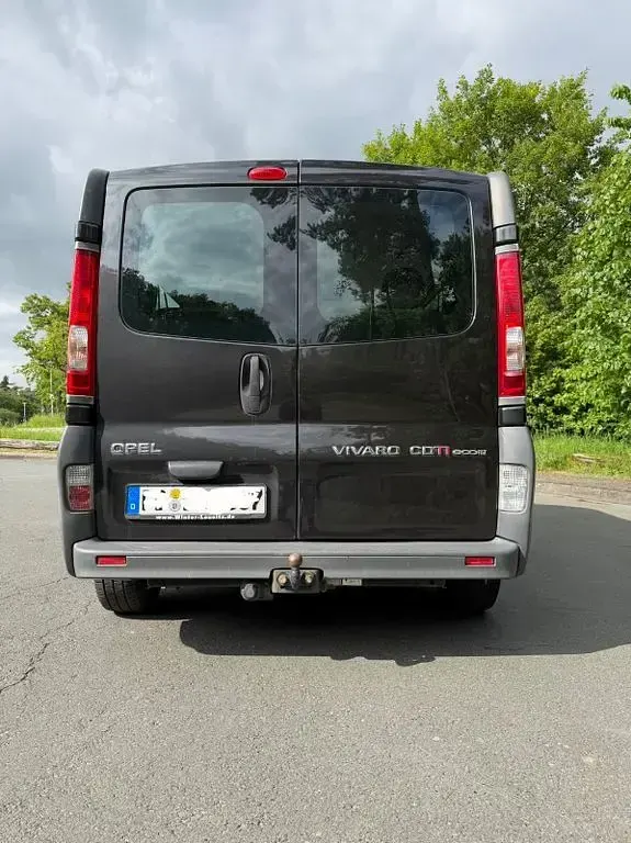 Gebraucht Opel Vivaro 114 PS (83 kW) 2011 Schwarz Van / Kleinbus