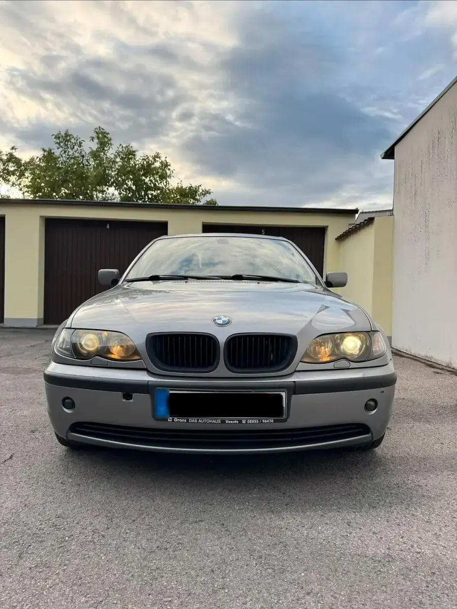 Gebraucht BMW 320 170 PS (125 kW) 2004 Grau Limousine
