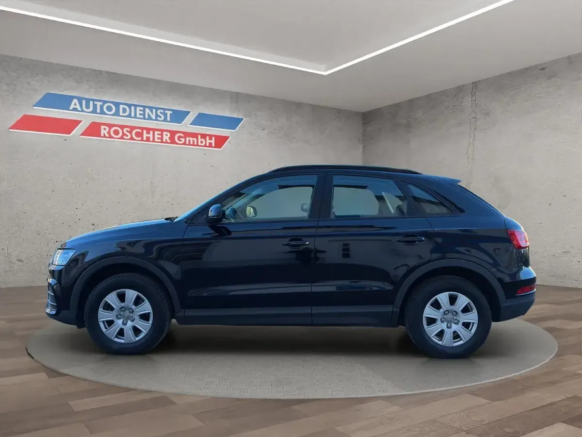 Gebraucht Audi Q3 Basis 150 PS (110 kW) 2017 Schwarz SUV