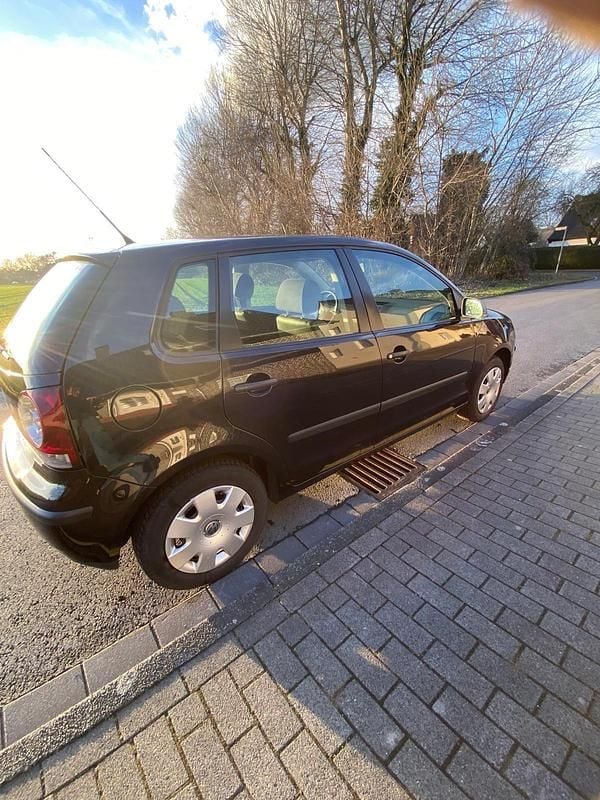 Gebraucht VW Polo 60 PS (44 kW) 2010 Schwarz Kleinwagen