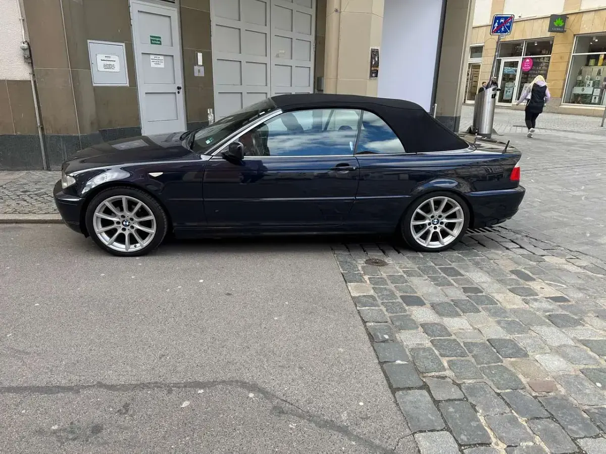 Gebraucht BMW 320 150 PS (110 kW) 2004 Blau Cabrio