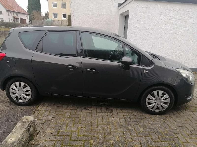 Gebraucht Opel Meriva Innovation 140 PS (102 kW) 2015 Van / Kleinbus