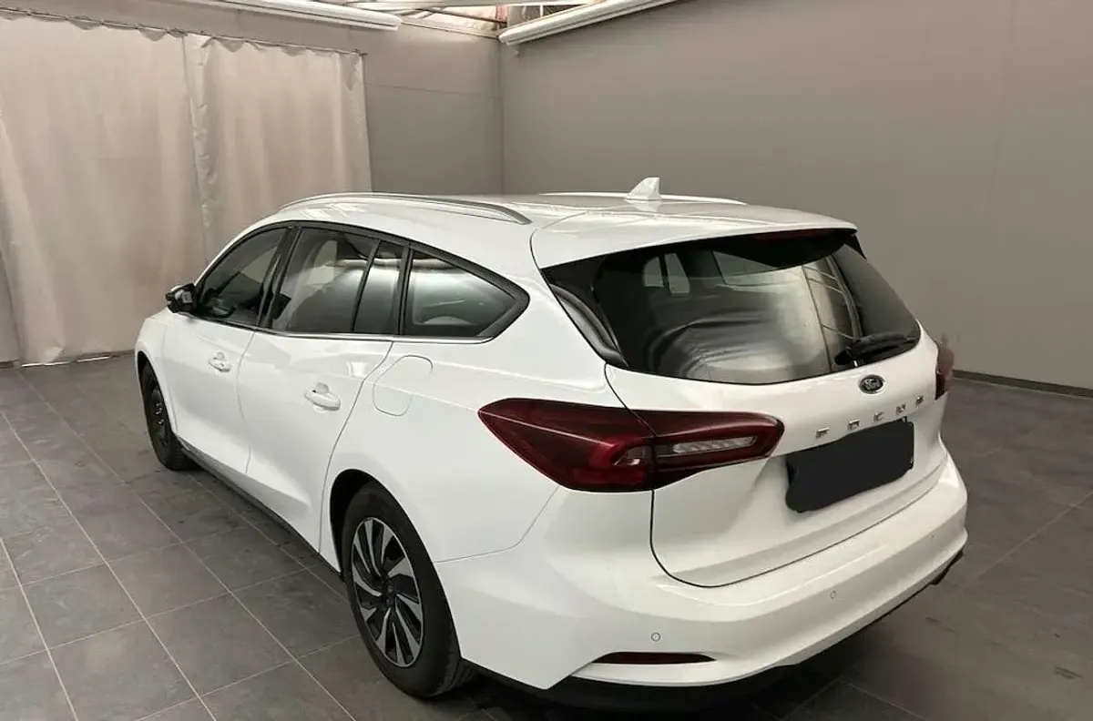 Gebraucht Ford Focus Titanium 116 PS (85 kW) 2024 Frozen white Kombi