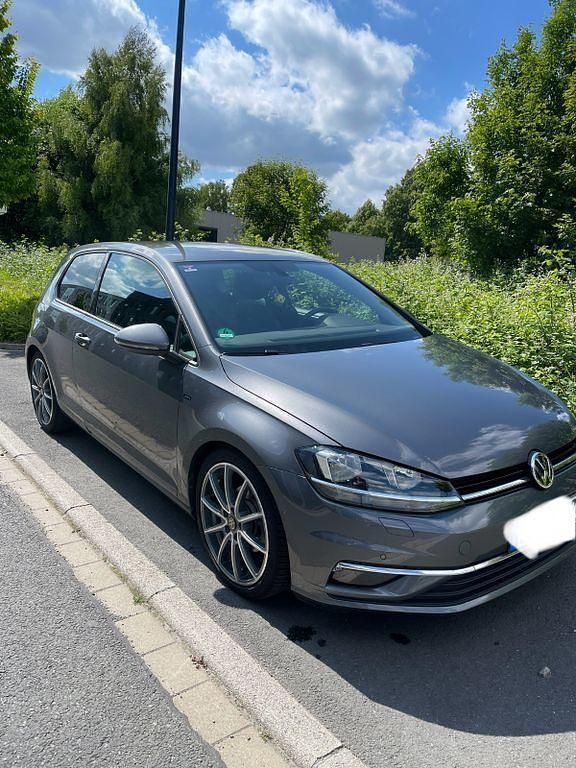Grau Gebraucht 2018 VW Golf VII Join Limousine | 12.500 € (Guter Preis) - Bild 1/4