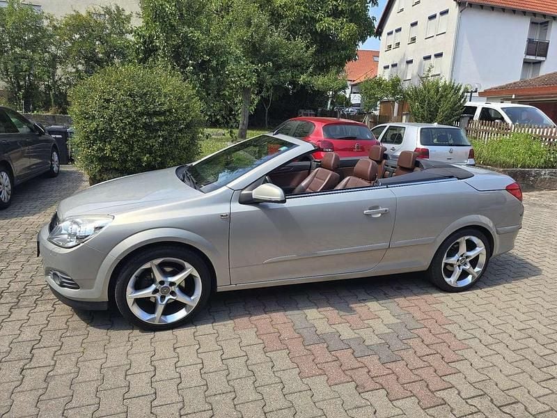 Beige Gebraucht 2007 Opel Astra Cabriolet Cabrio | 2.950 € (Guter Preis) - Bild 1/4