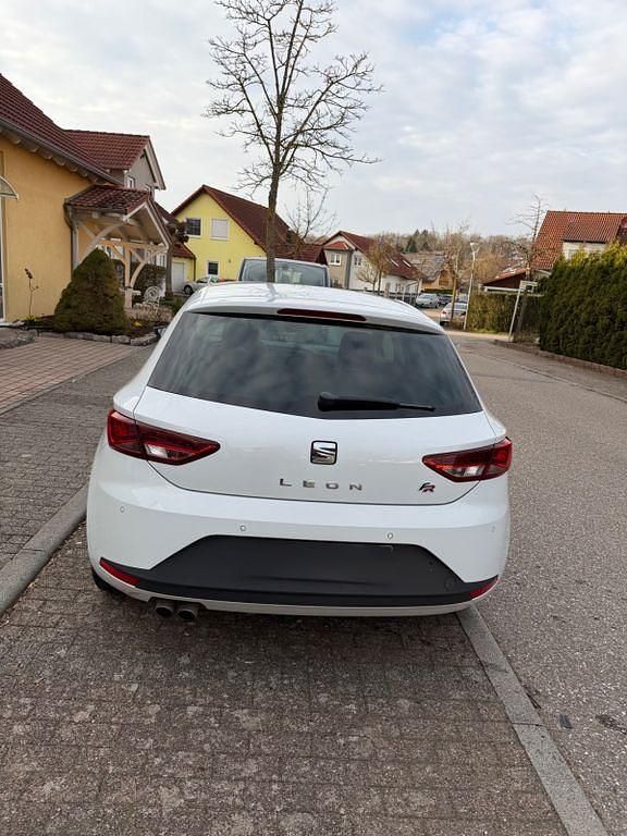 Gebraucht Seat Leon FR 179 PS (131 kW) 2015 Weiß Limousine