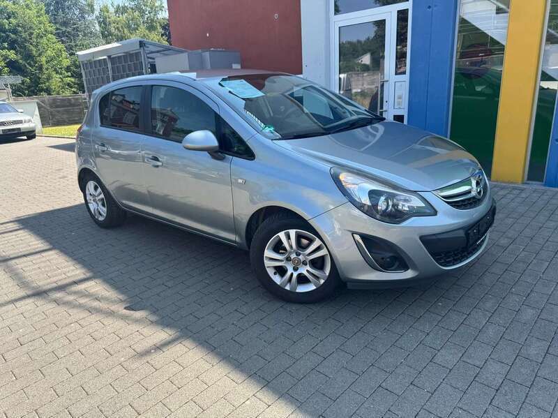 Grau Gebraucht 2014 Opel Corsa Color Edition Limousine | 4.800 € (Fairer Preis) - Bild 1/4