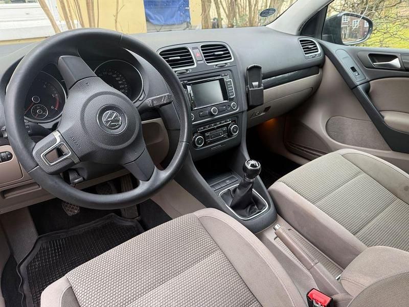 Gebraucht VW Golf VI 102 PS (75 kW) 2010 Schwarz Kleinwagen