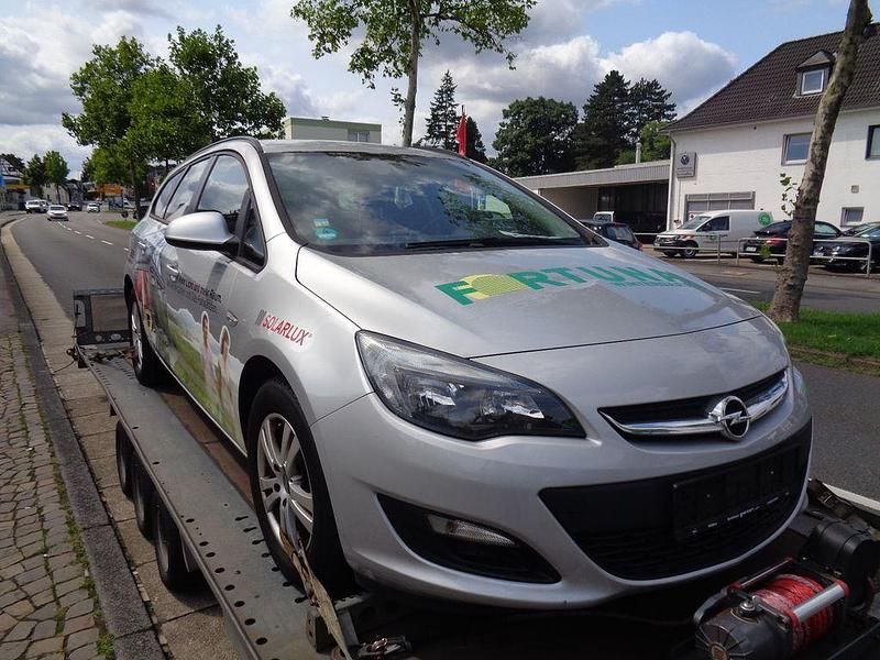 Gebraucht Opel Astra Edition 110 PS (80 kW) 2015 Silber Limousine