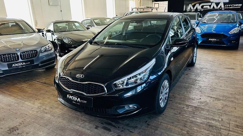 Usata Kia Ceed 99 CV (72 kW) 2014 Nero Utilitaria