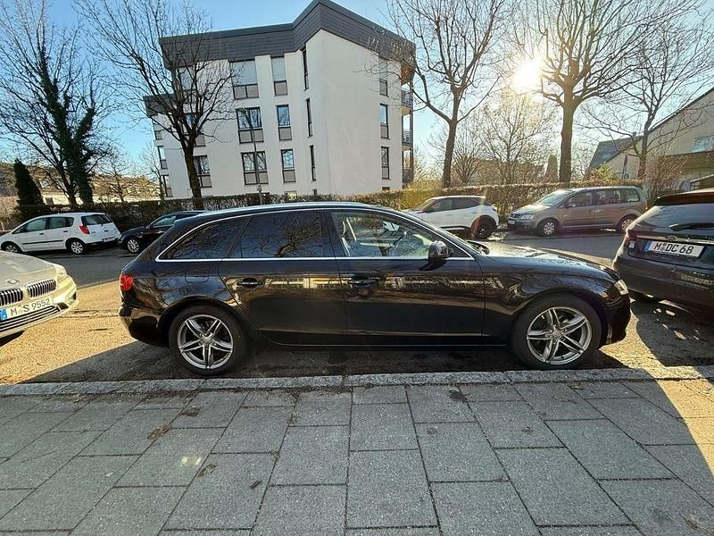 Gebraucht Audi A4 Attraction 160 PS (117 kW) 2009 Schwarz Kombi