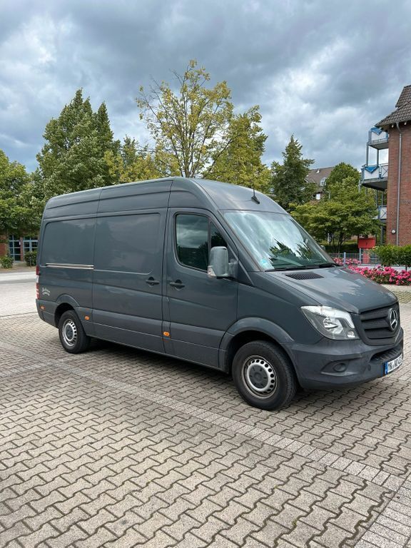Grau Gebraucht 2018 Mercedes Sprinter Van | 16.000 € (Teuer) - Bild 1/4