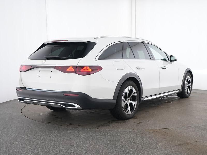 Gebraucht Mercedes E220 All-Terrain Avantgarde 197 PS (144 kW) 2024 Unilack polarweiß uni Kombi