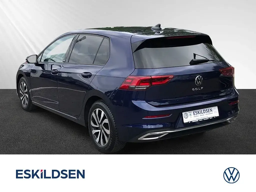 Brugt VW Golf VIII Active 110 HK (80 kW) 2021 Blå Sedan
