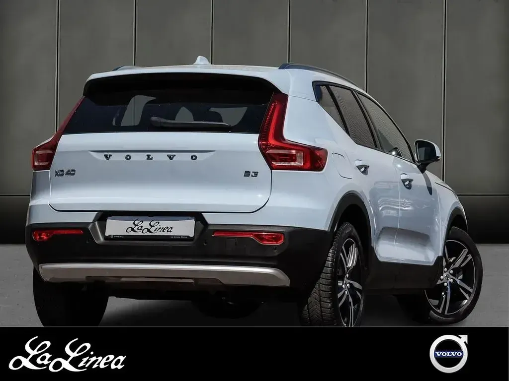 Gebraucht Volvo XC40 Core 163 PS (119 kW) 2025 Blau SUV