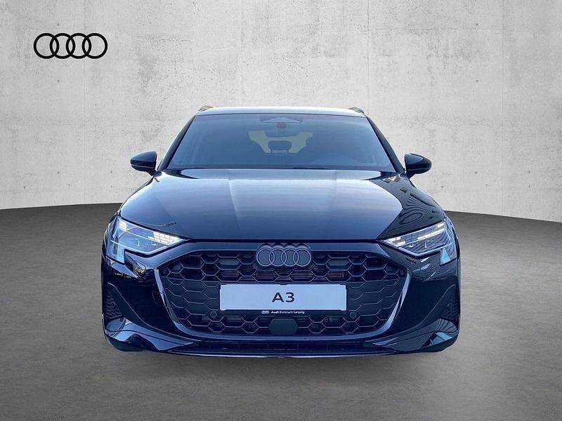 Gebraucht Audi A3 Advanced 116 PS (85 kW) 2025 Schwarz Limousine