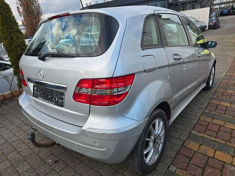 Gebraucht Mercedes B200 136 PS (100 kW) 2006 Silber Van / Kleinbus