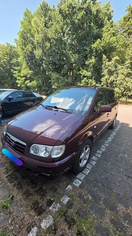 Gebraucht Hyundai Trajet GLS 140 PS (102 kW) 2006 Rot Van / Kleinbus