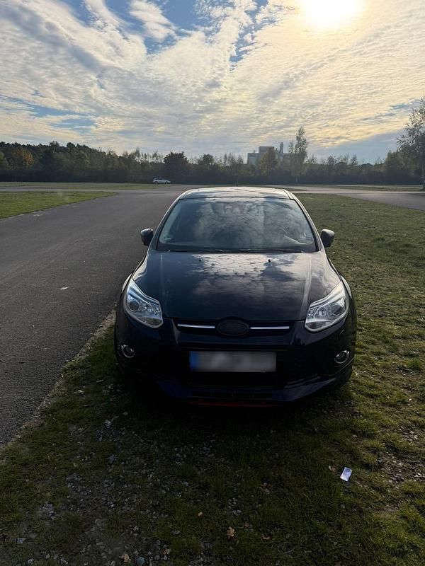 Gebraucht Ford Focus ST 163 PS (119 kW) 2014 Schwarz Limousine