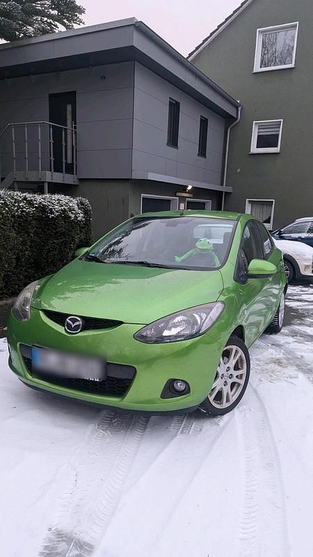 Grün Gebraucht 2007 Mazda 2 Kleinwagen | 3.500 € - Bild 1/4