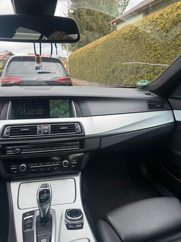 Gebraucht BMW 535 313 PS (230 kW) 2014 Grau Limousine