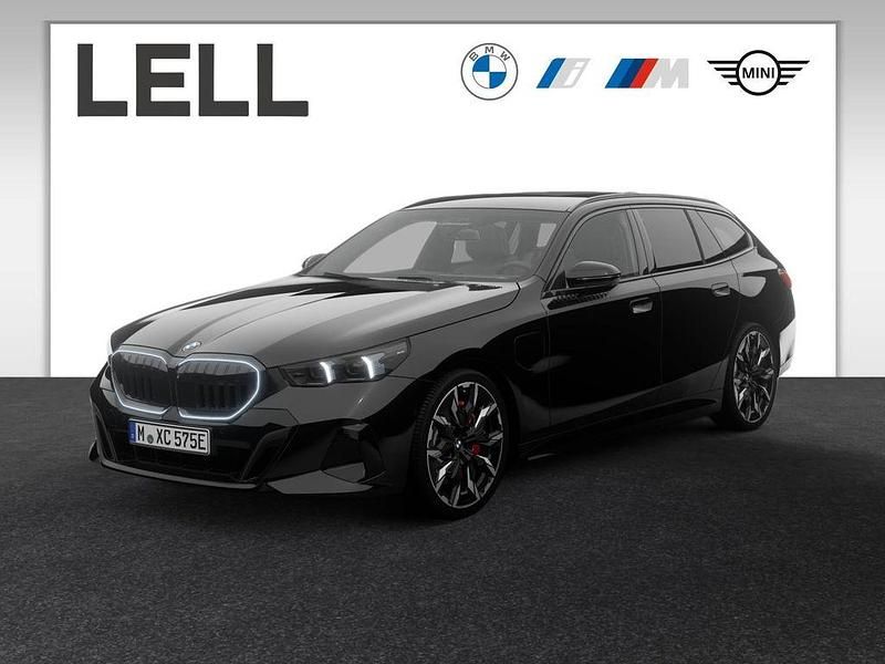 Neu BMW 550e M Sport 489 PS (359 kW) 2026 Schwarz Kombi