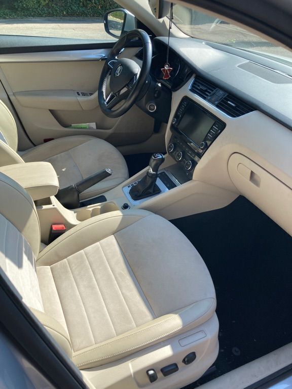 Gebraucht Skoda Octavia 179 PS (131 kW) 2014 Silber Kombi