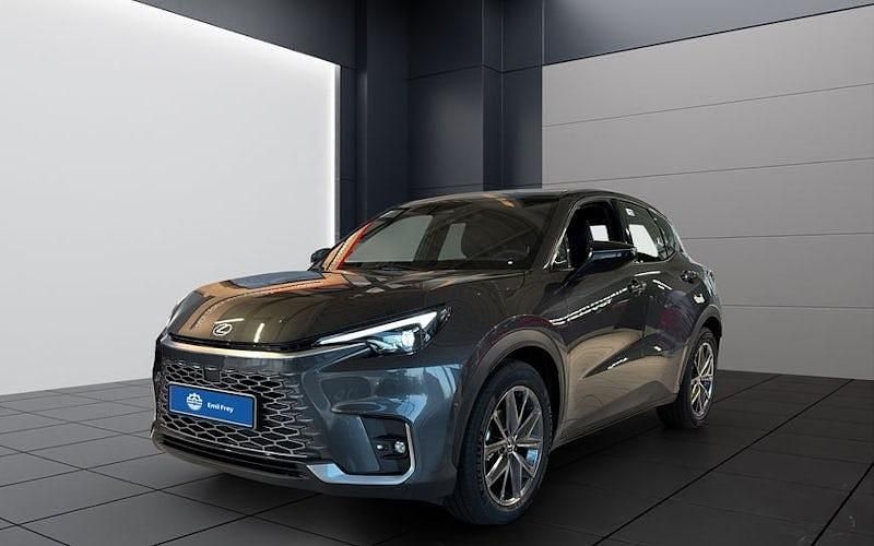 Grau Gebraucht 2025 Lexus LBX SUV | 37.340 € (Fairer Preis) - Bild 1/4