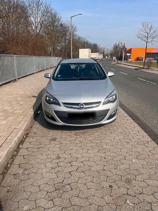 Gebraucht Opel Astra Sport 110 PS (80 kW) 2014 Grau Kombi
