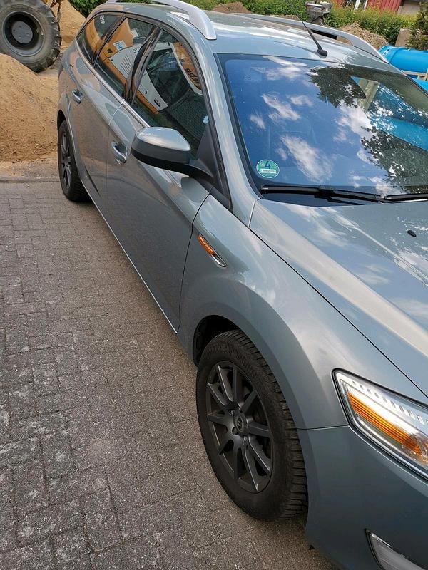 Grau Gebraucht 2007 Ford Mondeo Titanium X Kombi | 2.200 € (Fairer Preis) - Bild 1/4