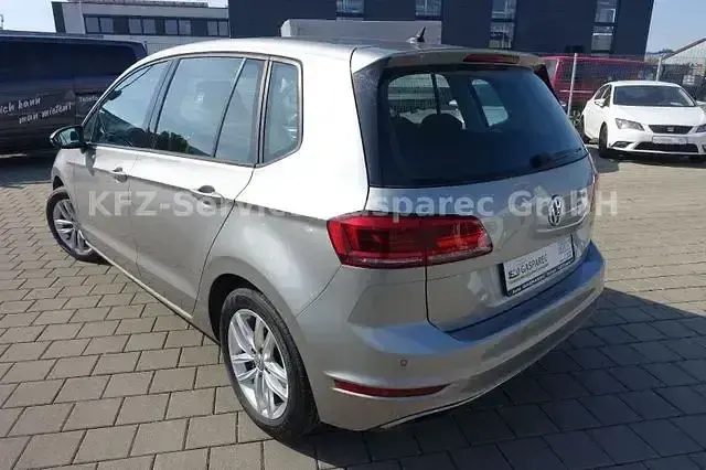 Gebraucht VW Golf VII Comfortline 110 PS (80 kW) 2018 Andere Limousine
