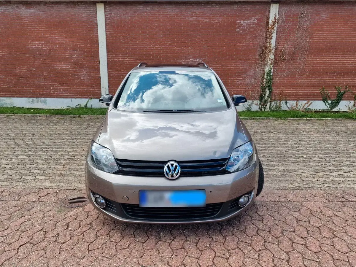 Gebraucht VW Golf Plus Comfortline 122 PS (89 kW) 2012 Braun Van / Kleinbus