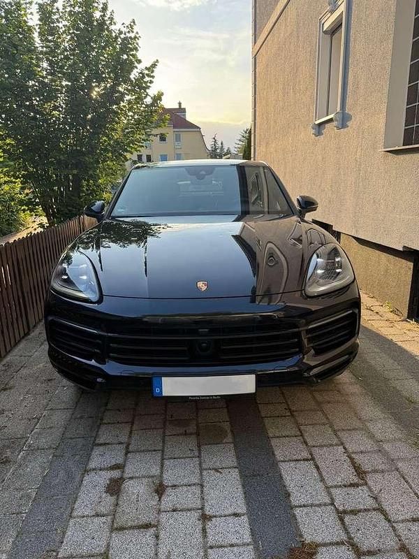 Schwarz Gebraucht 2020 Porsche Cayenne Basis SUV | 69.000 € (Fairer Preis) - Bild 1/4