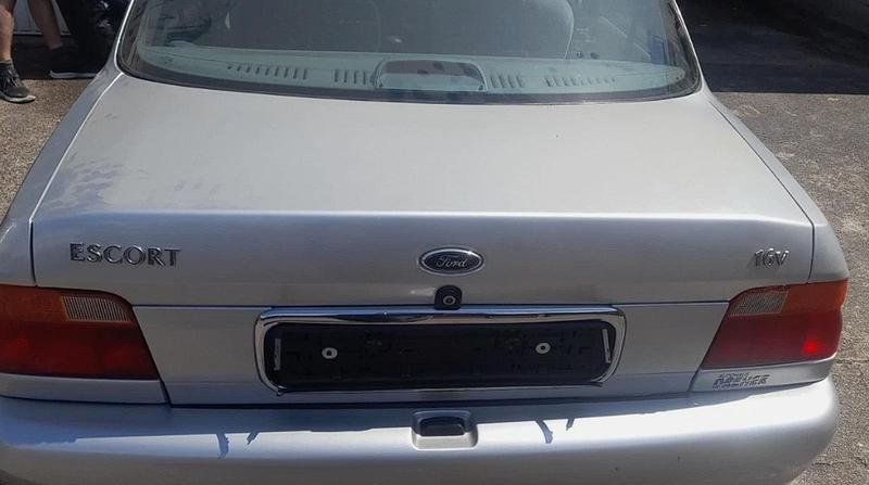 Silber Gebraucht 1997 Ford Escort Limousine | 600 € (Superpreis) - Bild 1/4