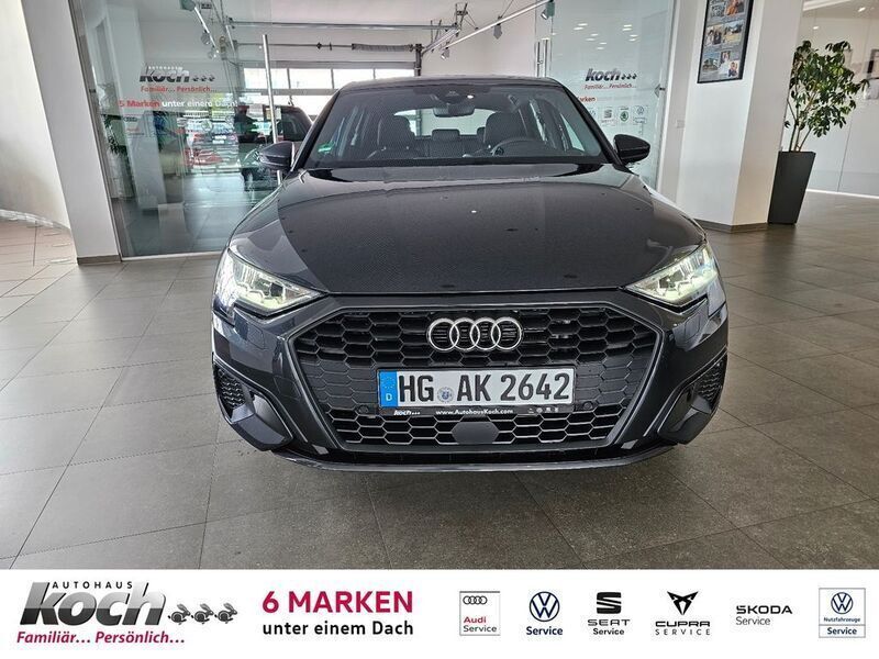 Grau Gebraucht 2023 Audi A3 Sportback Limousine | 28.490 € (Fairer Preis) - Bild 1/4