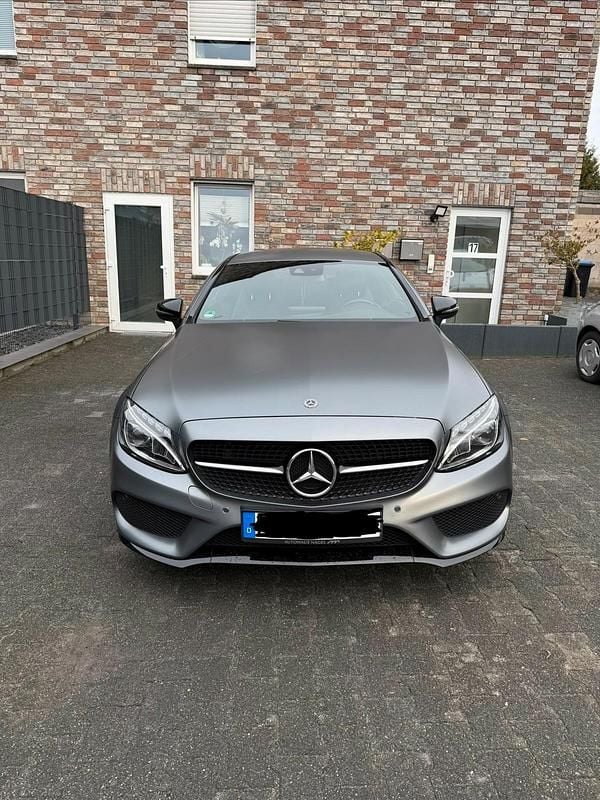 Gebraucht Mercedes C180 156 PS (114 kW) 2018 Andere farben Coupé