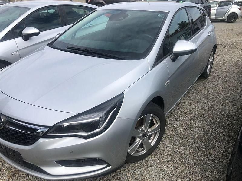 Silber Gebraucht 2018 Opel Astra Limousine | 11.500 € (Guter Preis) - Bild 1/4