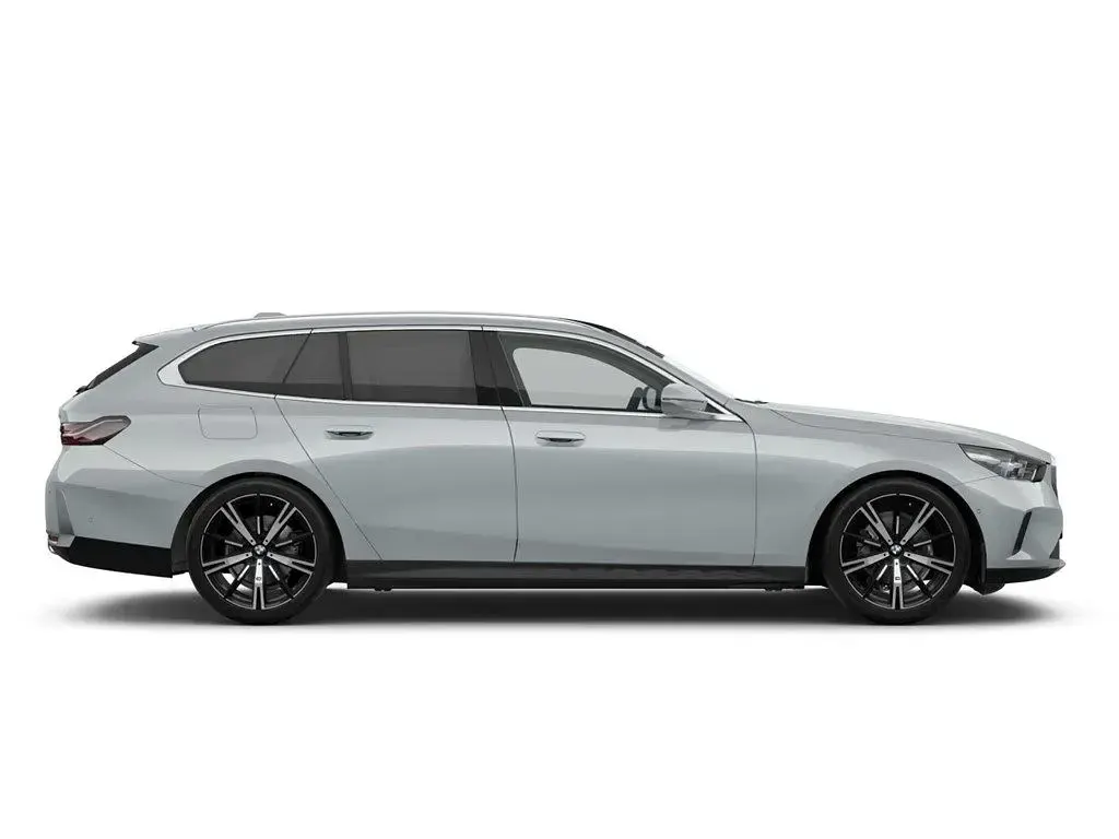 Gebraucht BMW 520 Performance 208 PS (152 kW) 2025 Grau Kombi