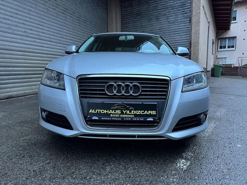 Gebraucht Audi A3 105 PS (77 kW) 2011 Silber Limousine