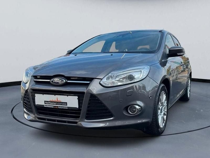 Braun Gebraucht 2011 Ford Focus Individual Limousine | 8.890 € (Fairer Preis) - Bild 1/4