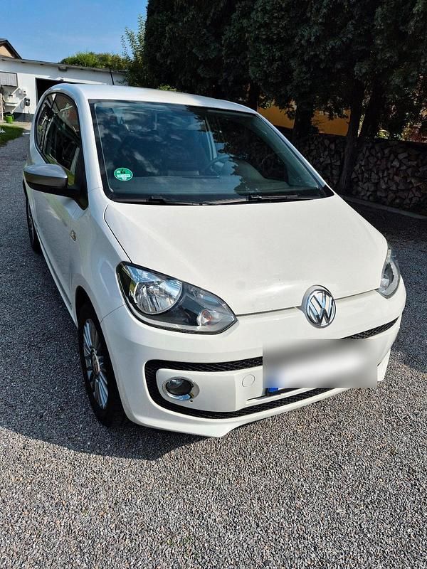 Weiß Gebraucht 2013 VW up! Kleinwagen | 6.000 € (Etwas zu teuer) - Bild 1/4