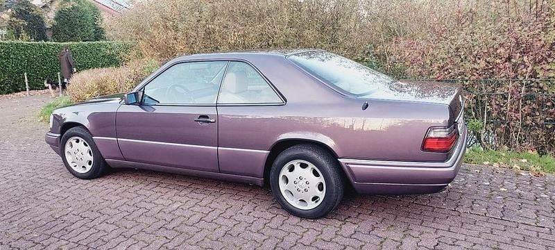 Braun Gebraucht 1994 Mercedes 220 Coupé | 18.500 € - Bild 1/4