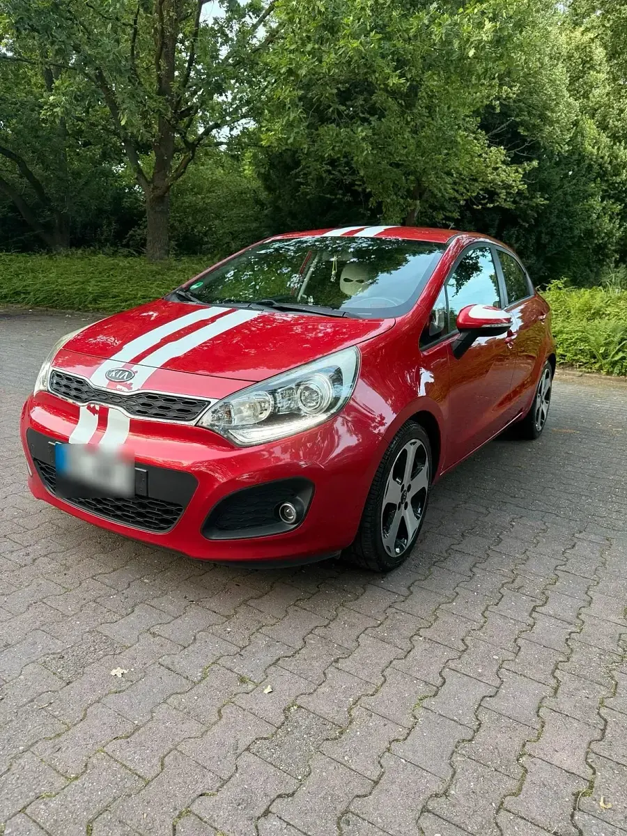 Gebraucht Kia Rio 90 PS (66 kW) 2011 Rot Kleinwagen