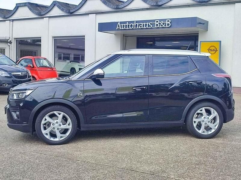 Schwarz Gebraucht 2022 Ssangyong Tivoli SUV | 14.990 € (Guter Preis) - Bild 1/4