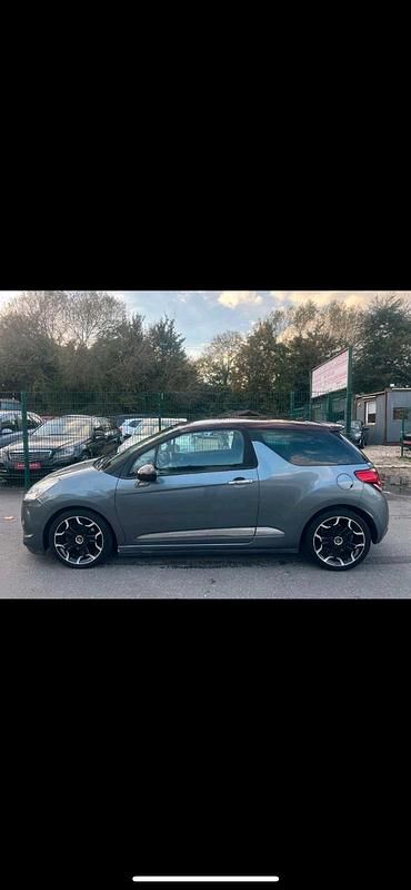 Grau Gebraucht 2010 Citroën DS3 Sport Chic Kleinwagen | 4.200 € (Fairer Preis) - Bild 1/4