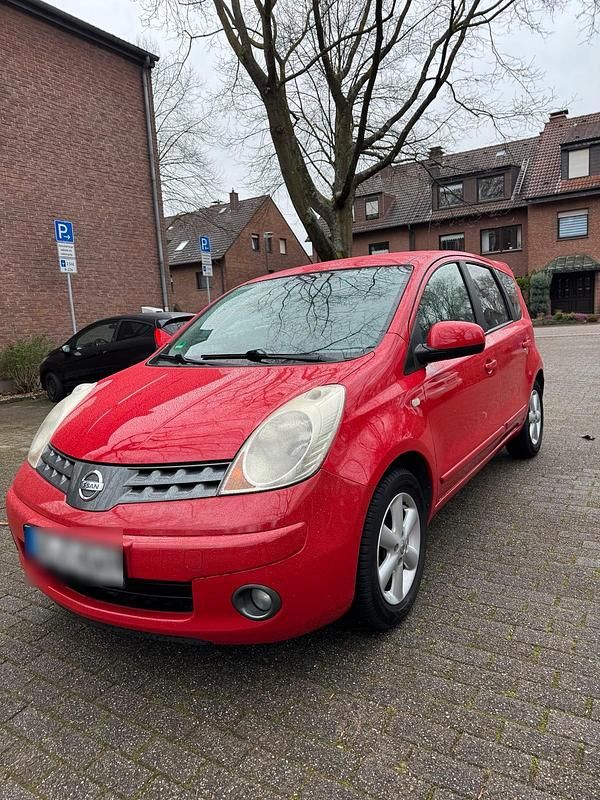 Gebraucht Nissan Note 85 PS (62 kW) 2008 Rot Kleinwagen