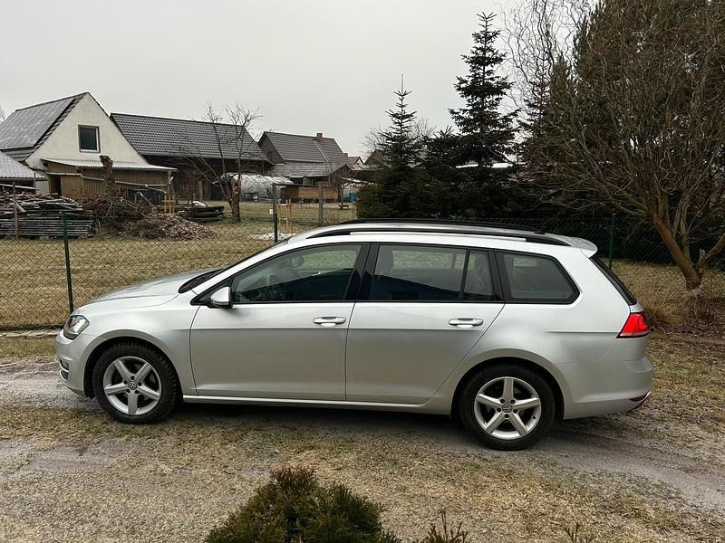 Gebraucht VW Golf VII 110 PS (80 kW) 2017 Silber Kombi