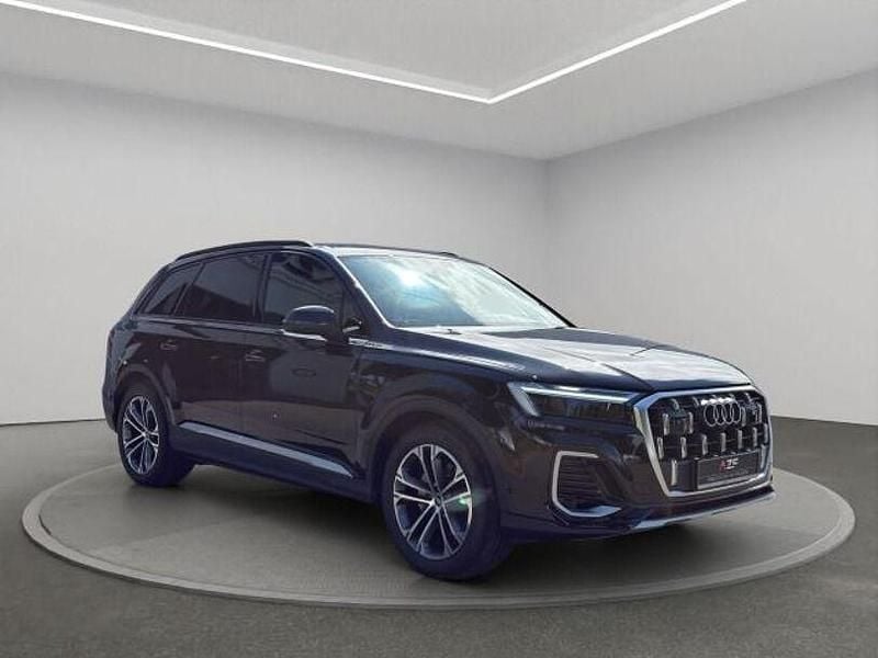 Neu Audi Q7 Ambiente 231 PS (169 kW) 2025 Grau SUV