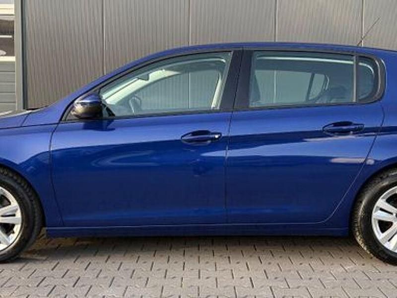 Gebraucht Peugeot 308 Active 131 PS (96 kW) 2019 Blau Limousine