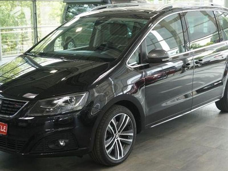 Schwarz Gebraucht 2020 Seat Alhambra FR-Line Van / Kleinbus | 37.991 € (Teuer) - Bild 1/4